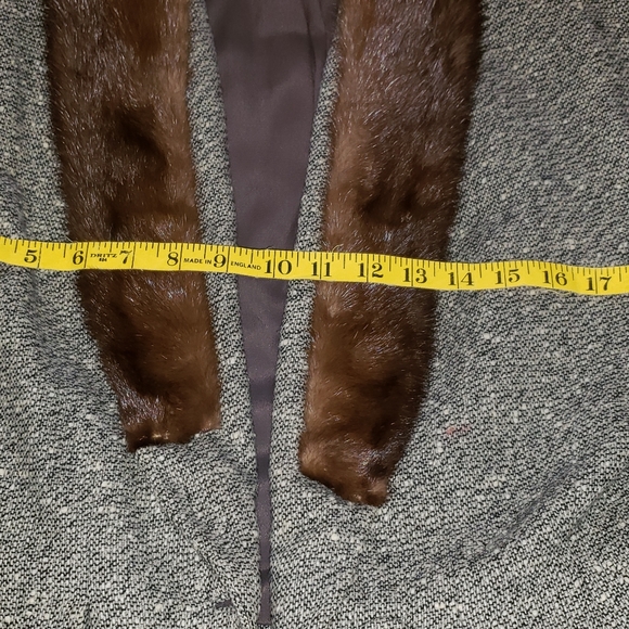 Vintage jacket with real fur collar - Picture 7 of 13